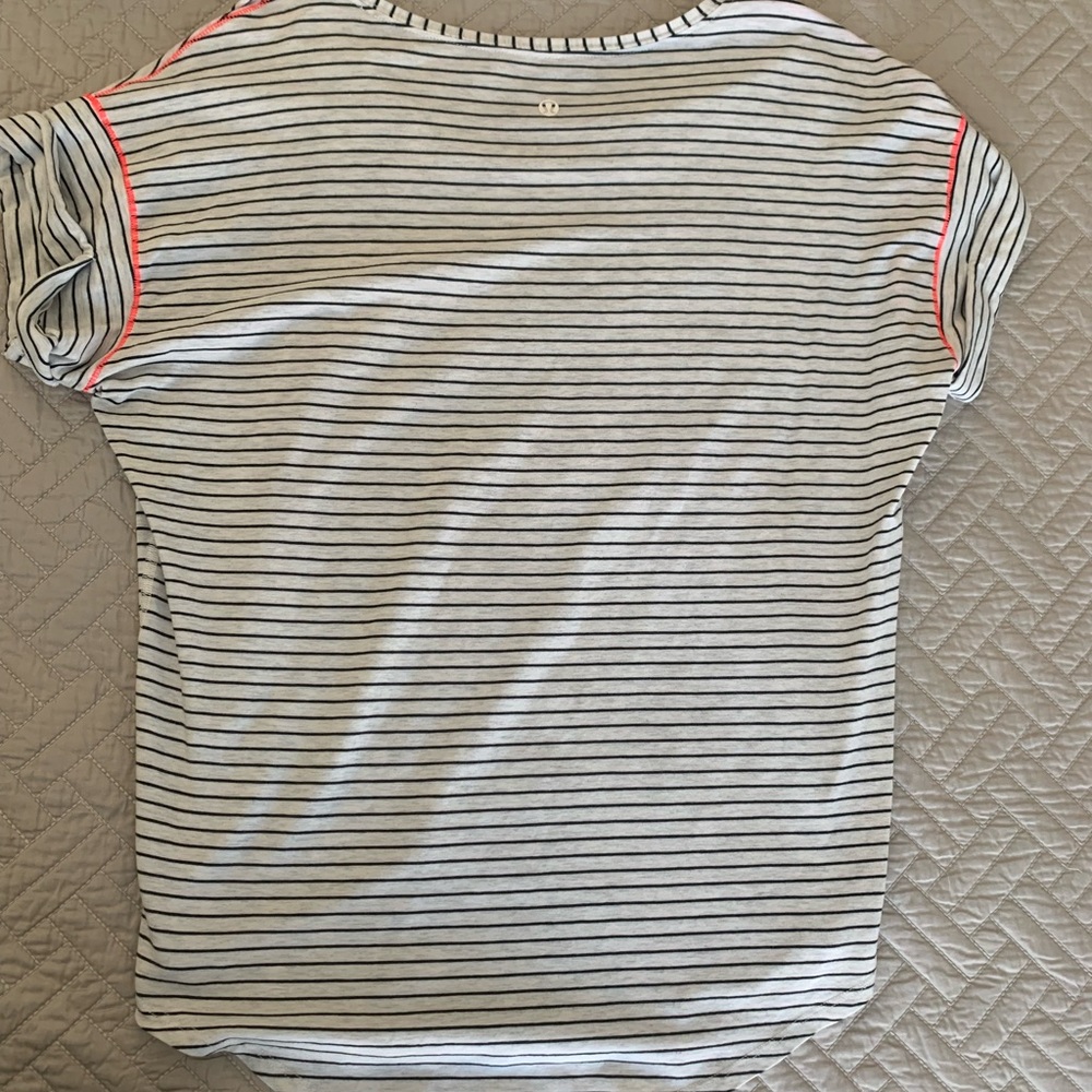 Lululemon basic striped tee size 6